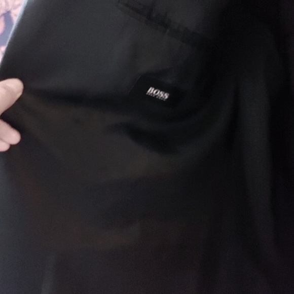 Hugo Boss suit - Picture 3 of 7